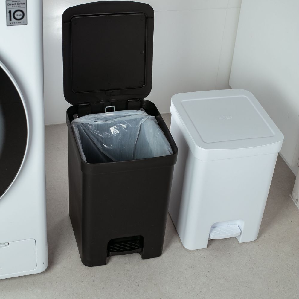 Basurero 12 litros con Pedal OU «Trium» (Blanco) - Imagen 3